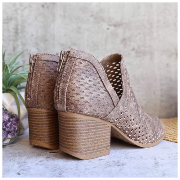 New taupe perforated distressed bootie - Picture 6 of 6